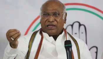 Mallikarjun Kharge Summoned: ബജ്‌രംഗ ദൾ നിരോധന വാഗ്ദാനം, കോണ്‍ഗ്രസ്‌ അദ്ധ്യക്ഷന്‍ മല്ലികാർജുൻ ഖാർഗെയ്ക്ക് സമൻസ് 