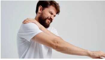 Shoulder Pain Maybe Symptom Of Lung Cancer: തോളു വേദനയെ നിസ്സാരമായി കാണേണ്ട; ക്യാൻസറിനുള്ള സാധ്യതയാകാം