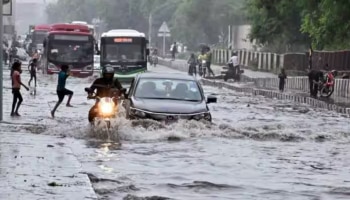 Heavy Rain: ഉത്തരേന്ത്യയിൽ അതിതീവ്ര മഴ; വെള്ളത്തിൽ മുങ്ങി ഡൽഹി, ഹിമാചലിൽ ദേശീയപാത ഒലിച്ചു പോയി, വിഡിയോ