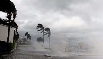 Heavy Rain Kerala: കനത്ത മഴ: കണ്ണൂരിൽ നിർമ്മാണത്തിലിരുന്ന വീട് നിലം പതിച്ചു