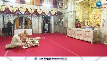  Narendra Modi performed pooja at Pune's Dagdushet Ganpati temple