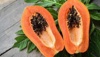 Papaya: പപ്പായയ്ക്കൊപ്പം ഇവ ചേർത്ത് കഴിക്കരുത് പണി കിട്ടും...!