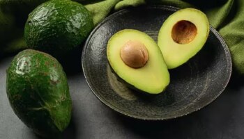Avocado: അവോക്കാഡോ എന്ന മാന്ത്രികപഴം..! അറിയണം ​ഗുണങ്ങൾ