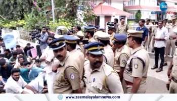 Governor called calicut vice chancellor to demand explanation on SFI protest