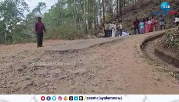  If the road is not repaired, the workers say they will boycott this year's Lok Sabha elections