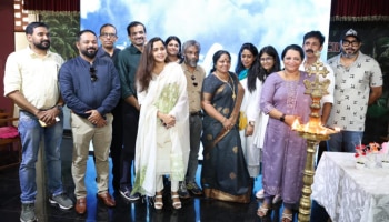 Swargam Movie: അജു വർഗീസ്, അനന്യ എന്നിവരെ കേന്ദ്രകഥാപാത്രങ്ങളാക്കി &quot; സ്വർഗം &quot; അണിയറയിൽ