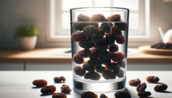 Amazing Benefits of Raisin Water: ശരീരഭാരം കുറയ്ക്കുന്നത് മുതൽ...! ഉണക്കമുന്തിരി വെള്ളം കുടിക്കുന്നതിന്റെ അത്ഭുതകരമായ ​ഗുണങ്ങൾ 