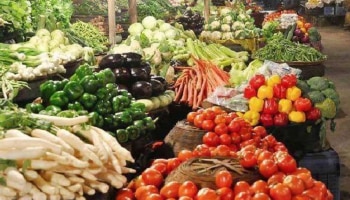 Kerala Vegetable Price Hike:  സംസ്ഥാനത്ത് പച്ചക്കറിവില വമ്പൻ കുതിപ്പിൽ! തക്കാളിക്ക് തീ വില
