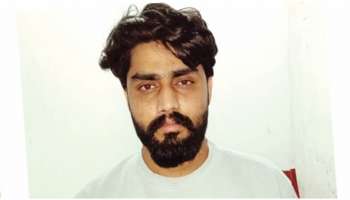 MDMA arrest: കോഴിക്കോട് വൻ ലഹരിവേട്ട; ഡൽഹിയിൽ നിന്ന് കൊണ്ടുവന്ന ഒരു കിലോയോളം എംഡിഎംഎ പിടികൂടി 