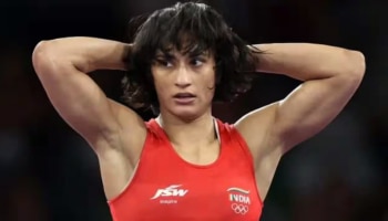 Vinesh Phogat: സ്നേഹ സമ്മാനം; വിനേഷ് ഫോ​ഗട്ടിന് 11 ലക്ഷം രൂപയും 2 ഏക്കര്‍ സ്ഥലവും ലഭിക്കുമെന്ന് റിപ്പോര്‍ട്ട്