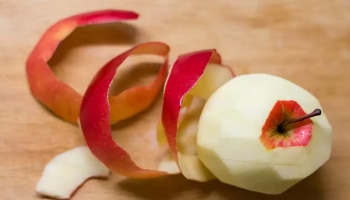 Apple Peel: ആപ്പിൾ തൊലി പൊളിയാ....അതിശയിപ്പിക്കുന്ന ​ഗുണങ്ങൾ ഇതാ..