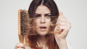 Hair Loss: മുടി കൊഴിയുന്നുണ്ടോ? ഈ ശീലങ്ങൾ മാറ്റൂ...