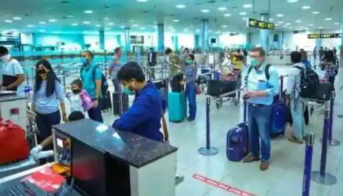ചൈനയില് നിന്ന് എത്തുന്നവരുടെ കോവിഡ് പരിശോധന കര്ശനമാക്കി ലോക രാജ്യങ്ങള് ചൈനയില് നിന്ന് എത്തുന്നവരുടെ കോവിഡ് പരിശോധന കര്ശനമാക്കി ലോക രാജ്യങ്ങള്