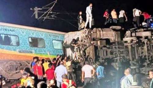 Odisha Train Accident: ദുരന്ത ഭൂമിയായി ഒ‍ഡീഷ; ട്രെയിൻ അപകടത്തിൽപ്പെട്ട സ്ഥലത്ത് നിന്നുള്ള ചിത്രങ്ങൾ