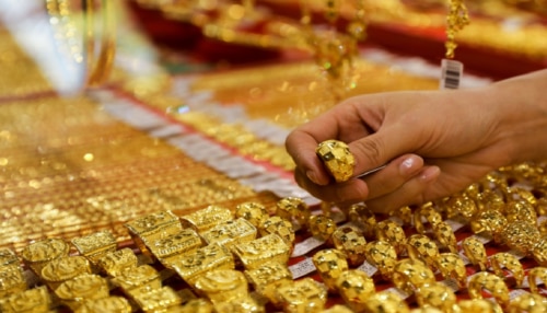 Kerala Gold Rate: സ്വർണവില വീണ്ടും താഴേക്ക്, പ്രതീക്ഷയിൽ ഉപഭോക്താക്കൾ; വിലയിലെ ഇന്നത്തെ മാറ്റം ഇങ്ങനെ..!