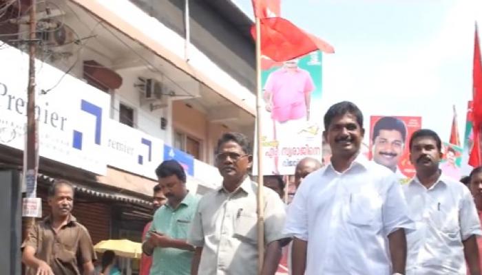 സി.പി.എം സ്ഥാനാര്ഥി എം സ്വരാജിന്റെ തീം സോങ്ങിന് സോഷ്യല് മീഡിയയില് മികച്ച പ്രതികരണം സി.പി.എം സ്ഥാനാര്ഥി എം സ്വരാജിന്റെ തീം സോങ്ങിന് സോഷ്യല് മീഡിയയില് മികച്ച പ്രതികരണം