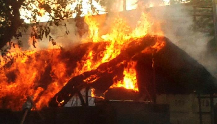 മഥുര കലാപം: ഇംതിയാസ് മുര്തസയെ അന്വേഷണത്തിന് നിയമിച്ച നടപടിക്കെതിരെ സമര്പ്പിച്ച ഹര്ജി ഹൈകോടതി തള്ളി മഥുര കലാപം: ഇംതിയാസ് മുര്തസയെ അന്വേഷണത്തിന് നിയമിച്ച നടപടിക്കെതിരെ സമര്പ്പിച്ച ഹര്ജി ഹൈകോടതി തള്ളി