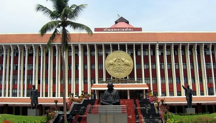 സ്വാശ്രയ മാനേജ്മെന്റ് കരാര് : ചര്ച്ച ഒത്തുതീര്പ്പായില്ല; പ്രതിപക്ഷം സഭ ബഹിഷ്കരിച്ചു സ്വാശ്രയ മാനേജ്മെന്റ് കരാര് : ചര്ച്ച ഒത്തുതീര്പ്പായില്ല; പ്രതിപക്ഷം സഭ ബഹിഷ്കരിച്ചു