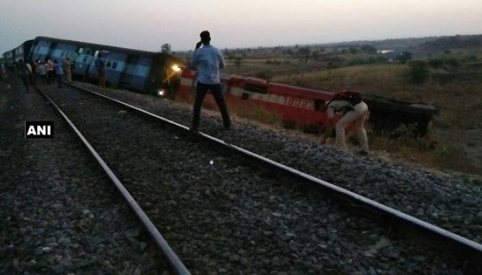 ഔറംഗാബാദ്–ഹൈദരാബാദ് പാസഞ്ചര്‍ ട്രെയിനിന്‍റെ മൂന്നു കോച്ചുകള്‍ പാളം തെറ്റി, ആളപായമില്ല 