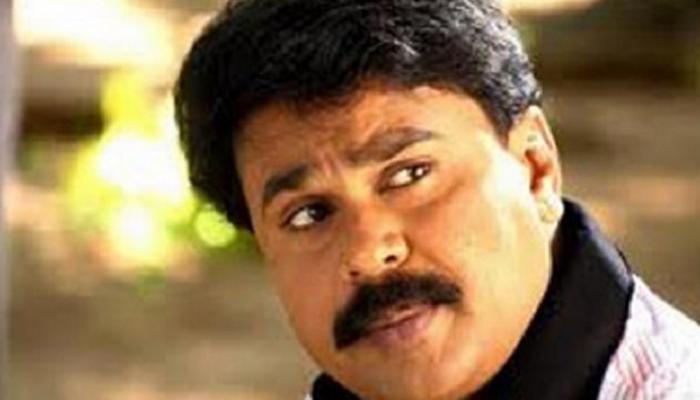 നടിയെ ആക്രമിച്ച കേസ്: ദിലീപിനെ 14 ദിവസത്തേക്ക് റിമാന്ഡ് ചെയ്തു, കേസില് രണ്ടാം പ്രതിയാവാന് സാധ്യത നടിയെ ആക്രമിച്ച കേസ്: ദിലീപിനെ 14 ദിവസത്തേക്ക് റിമാന്ഡ് ചെയ്തു, കേസില് രണ്ടാം പ്രതിയാവാന് സാധ്യത