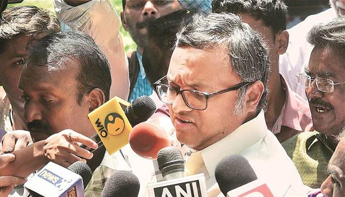 പി.ചിദംബരത്തിന്റെ മകന് കാർത്തി ചിദംബരത്തിനെതിരെ ലുക്ക്ഔട്ട് നോട്ടീസ് പി.ചിദംബരത്തിന്റെ മകന് കാർത്തി ചിദംബരത്തിനെതിരെ ലുക്ക്ഔട്ട് നോട്ടീസ്