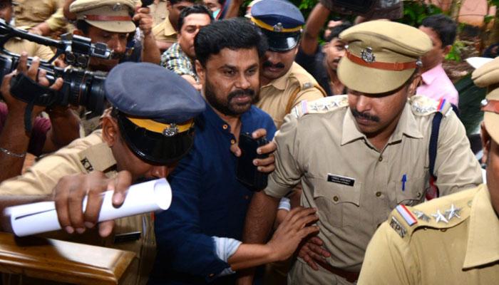 നടിയെ ആക്രമിച്ച കേസ്: ദിലീപിന്റെ ജാമ്യാപേക്ഷ അങ്കമാലി മജിസ്ട്രേറ്റ് കോടതി ഇന്ന് പരിഗണിക്കും നടിയെ ആക്രമിച്ച കേസ്: ദിലീപിന്റെ ജാമ്യാപേക്ഷ അങ്കമാലി മജിസ്ട്രേറ്റ് കോടതി ഇന്ന് പരിഗണിക്കും