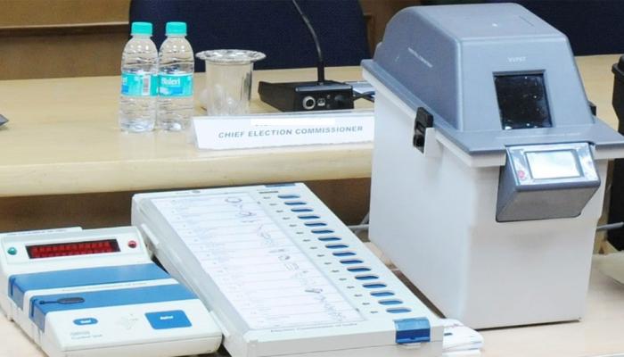 വോട്ട് ചെയ്തവര്ക്ക് രസീത്; വിവിപാറ്റിന് അംഗീകാരം നല്കി തെരഞ്ഞെടുപ്പ് കമ്മീഷന് വോട്ട് ചെയ്തവര്ക്ക് രസീത്; വിവിപാറ്റിന് അംഗീകാരം നല്കി തെരഞ്ഞെടുപ്പ് കമ്മീഷന്