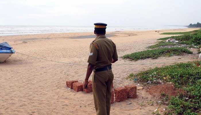 ഓഖി : തിരച്ചലിന് പ്രതിസന്ധി സൃഷ്ടിച്ച് മൂടല്മഞ്ഞ് ഓഖി : തിരച്ചലിന് പ്രതിസന്ധി സൃഷ്ടിച്ച് മൂടല്മഞ്ഞ്