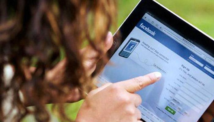 ഇനി തോന്നിയ പേരുകള് ഫേസ്ബുക്കില് പറ്റില്ല; ആധാറിലെ പേര് തന്നെ വേണ്ടി വരും! ഇനി തോന്നിയ പേരുകള് ഫേസ്ബുക്കില് പറ്റില്ല; ആധാറിലെ പേര് തന്നെ വേണ്ടി വരും!