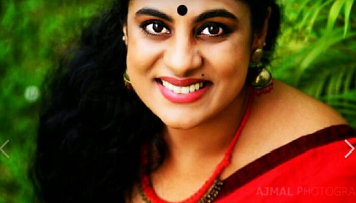 താരങ്ങളുടെ ഫെയ്സ് ബുക്ക് ലൈവിനെ ഇമിറ്റേറ്റ് ചെയ്ത് നടി ആശ അരവിന്ദ് താരങ്ങളുടെ ഫെയ്സ് ബുക്ക് ലൈവിനെ ഇമിറ്റേറ്റ് ചെയ്ത് നടി ആശ അരവിന്ദ്