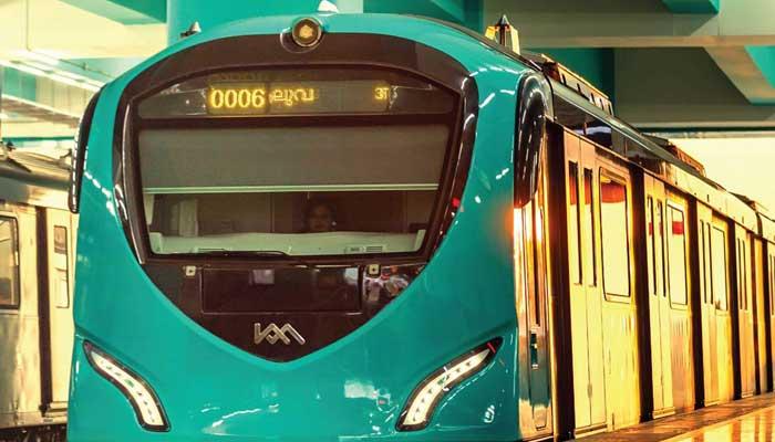 യാത്രക്കാരുടെ എണ്ണത്തില് വര്ദ്ധന; കൊച്ചി മെട്രോ ലാഭത്തിലെന്ന് റിപ്പോര്ട്ട് യാത്രക്കാരുടെ എണ്ണത്തില് വര്ദ്ധന; കൊച്ചി മെട്രോ ലാഭത്തിലെന്ന് റിപ്പോര്ട്ട്