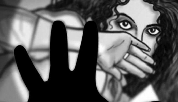 പ്രായപൂര്ത്തിയാകാത്ത ആദിവാസി പെണ്കുട്ടിയെ 14 പേര് ചേര്ന്ന് മാനഭംഗപ്പെടുത്തി പ്രായപൂര്ത്തിയാകാത്ത ആദിവാസി പെണ്കുട്ടിയെ 14 പേര് ചേര്ന്ന് മാനഭംഗപ്പെടുത്തി