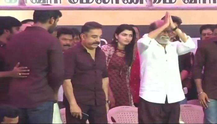 കവേരി പ്രശ്നത്തിനിടയില് ഐപിഎല്ലോ? വേണ്ടെന്ന് കമലും രജനിയും കവേരി പ്രശ്നത്തിനിടയില് ഐപിഎല്ലോ? വേണ്ടെന്ന് കമലും രജനിയും