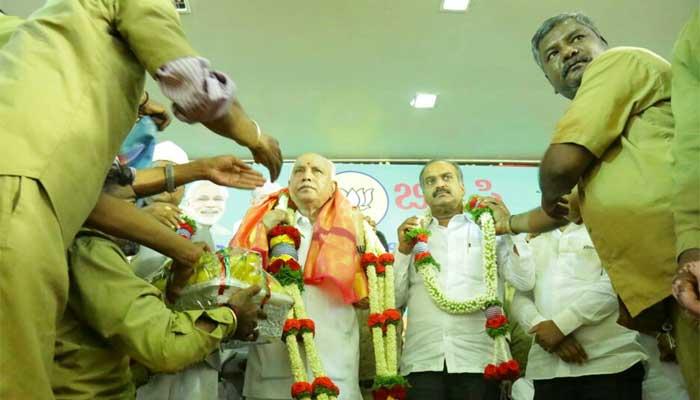 കര്ണാടക നിയമസഭ തിരഞ്ഞെടുപ്പ്: ബിജെപിയുടെ സ്ഥാനാര്ത്ഥി പട്ടിക പ്രഖ്യാപിച്ചു കര്ണാടക നിയമസഭ തിരഞ്ഞെടുപ്പ്: ബിജെപിയുടെ സ്ഥാനാര്ത്ഥി പട്ടിക പ്രഖ്യാപിച്ചു