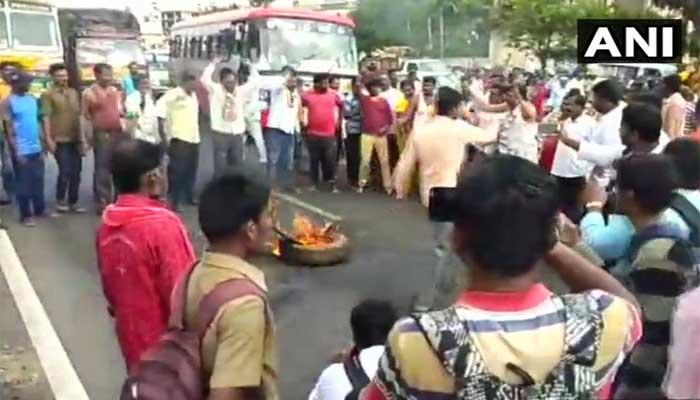 കര്‍ണാടക കലങ്ങുന്നു: തിരഞ്ഞെടുപ്പിന് മുന്‍പേ തമ്മിലടിച്ച് കോണ്‍ഗ്രസ് പ്രവര്‍ത്തകര്‍