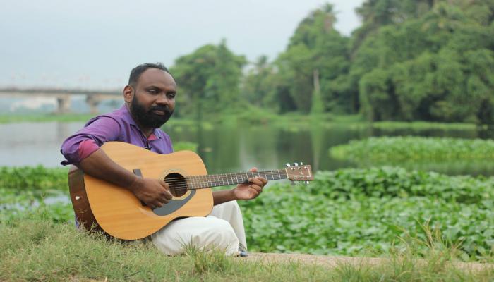 തെളിനീരിനായി കടവത്തൊരു തോണി; പാട്ടില് നിന്ന് നാട്ടിലേക്കൊരു ഹരിത ക്യാമ്പയിന് തെളിനീരിനായി കടവത്തൊരു തോണി; പാട്ടില് നിന്ന് നാട്ടിലേക്കൊരു ഹരിത ക്യാമ്പയിന്