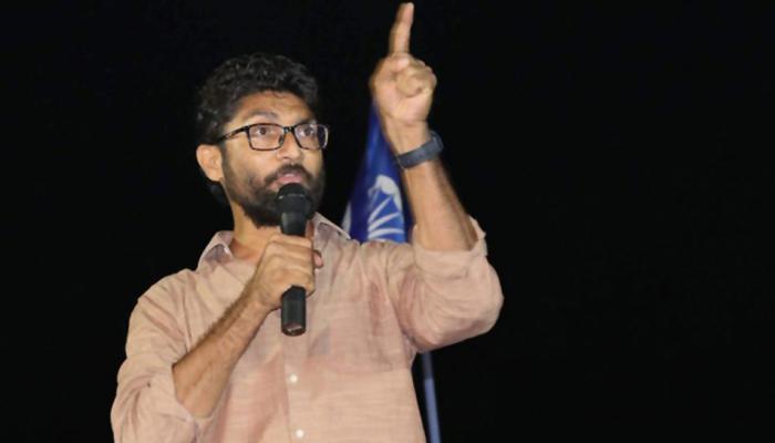 വീണ്ടും ദളിത് പീഡനം, ഗുജറാത്തില് ദളിതർ സുരക്ഷിതരല്ല: ജിഗ്നേഷ് മേവാനി വീണ്ടും ദളിത് പീഡനം, ഗുജറാത്തില് ദളിതർ സുരക്ഷിതരല്ല: ജിഗ്നേഷ് മേവാനി