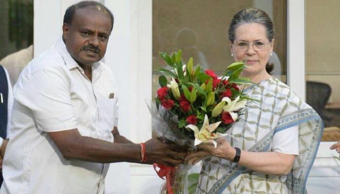 ഉപമുഖ്യമന്ത്രി വിവാദത്തിനിടെ കുമാരസ്വാമി സോണിയാ ഗാന്ധിയെ കണ്ടു ഉപമുഖ്യമന്ത്രി വിവാദത്തിനിടെ കുമാരസ്വാമി സോണിയാ ഗാന്ധിയെ കണ്ടു