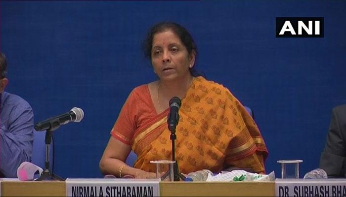 ഭീകരവാദവും ചർച്ചയും ഒന്നിച്ച് പോകില്ല: നിർമലാ സീതാരാമൻ ഭീകരവാദവും ചർച്ചയും ഒന്നിച്ച് പോകില്ല: നിർമലാ സീതാരാമൻ