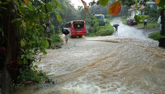 കനത്തമഴയില്‍ ഒറ്റപ്പെട്ട് മലബാര്‍; കേന്ദ്ര ദുരന്ത നിവാരണ സേന കോഴിക്കോടെത്തും