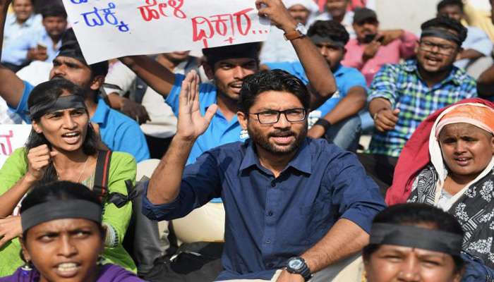 മോദിയുടെ യഥാര്ത്ഥ 'സര്ജിക്കല് സ്ട്രൈക്ക്' സാധാരണക്കാരായ ജനങ്ങള്ക്കുമേല്: ജിഗ്നേഷ് മേവാനി മോദിയുടെ യഥാര്ത്ഥ 'സര്ജിക്കല് സ്ട്രൈക്ക്' സാധാരണക്കാരായ ജനങ്ങള്ക്കുമേല്: ജിഗ്നേഷ് മേവാനി
