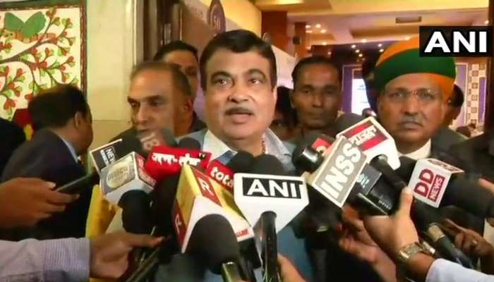 സുഷമാ സ്വരാജിന് പിന്തുണയുമായി നിതിൻ ഗഡ്കരി സുഷമാ സ്വരാജിന് പിന്തുണയുമായി നിതിൻ ഗഡ്കരി