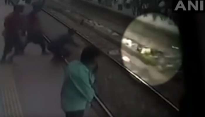 Video: റെയില്വെ ട്രാക്കില് ആത്മഹത്യാ ശ്രമം! Video: റെയില്വെ ട്രാക്കില് ആത്മഹത്യാ ശ്രമം!