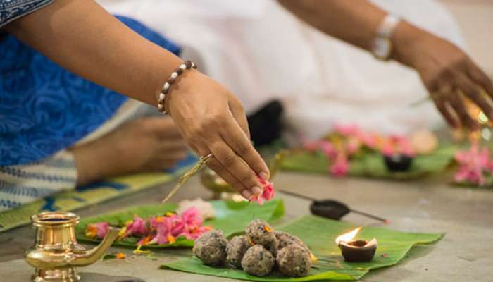 ഇന്ന് കര്ക്കിടകവാവ്: പിതൃസ്മരണയില് ലക്ഷങ്ങള് ഇന്ന് കര്ക്കിടകവാവ്: പിതൃസ്മരണയില് ലക്ഷങ്ങള്