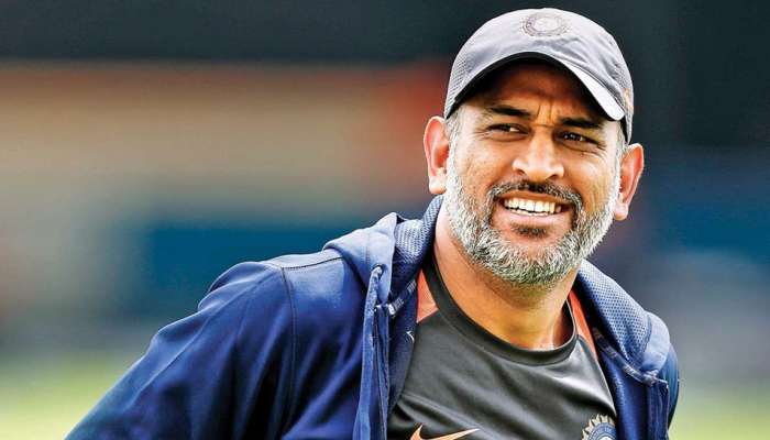 വീണ്ടും നായകത്വം: പുതുചരിത്രം കുറിച്ച് ക്യാപ്റ്റന് കൂള്! വീണ്ടും നായകത്വം: പുതുചരിത്രം കുറിച്ച് ക്യാപ്റ്റന് കൂള്!