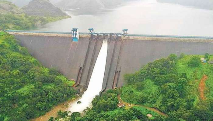ജലനിരപ്പ് ഉയര്ന്നു; ഇടുക്കി അണക്കെട്ടിന്റെ ഒരു ഷട്ടര് തുറന്നു ജലനിരപ്പ് ഉയര്ന്നു; ഇടുക്കി അണക്കെട്ടിന്റെ ഒരു ഷട്ടര് തുറന്നു