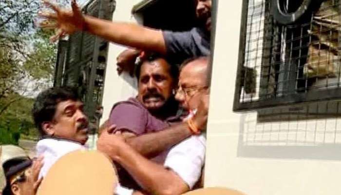 നിലയ്ക്കലില് നിരോധനാജ്ഞ ലംഘിച്ച ബിജെപി നേതാക്കള് അറസ്റ്റില് നിലയ്ക്കലില് നിരോധനാജ്ഞ ലംഘിച്ച ബിജെപി നേതാക്കള് അറസ്റ്റില്