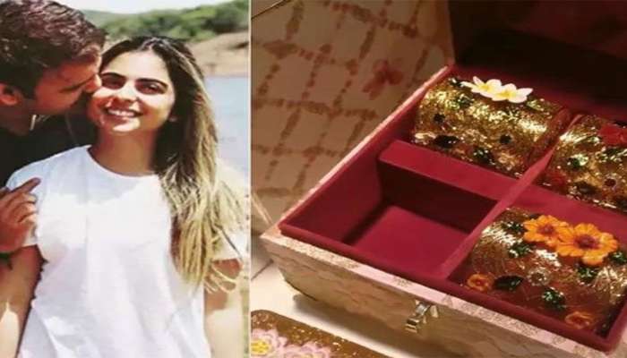 video: പെട്ടി നിറച്ചൊരു സര്പ്രൈസുമായി വിവാഹ ക്ഷണകത്ത് video: പെട്ടി നിറച്ചൊരു സര്പ്രൈസുമായി വിവാഹ ക്ഷണകത്ത്