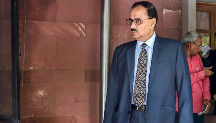 സിബിഐ ആഭ്യന്തര കലഹം: അലോക് വർമ്മയുടെ ഹർജിയിൽ വാദം 29ന് സിബിഐ ആഭ്യന്തര കലഹം: അലോക് വർമ്മയുടെ ഹർജിയിൽ വാദം 29ന്
