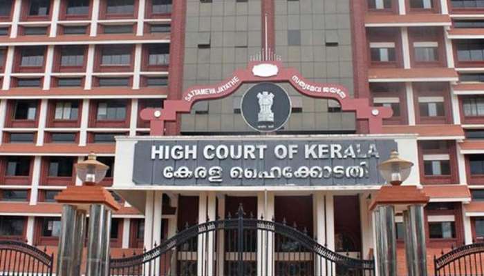 പൊലീസ് നിയന്ത്രണങ്ങള്ക്കെതിരെയുള്ള ഹര്ജികള് ഇന്ന് ഹൈക്കോടതിയില് പൊലീസ് നിയന്ത്രണങ്ങള്ക്കെതിരെയുള്ള ഹര്ജികള് ഇന്ന് ഹൈക്കോടതിയില്